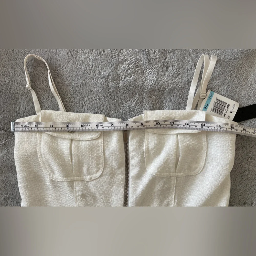 XOXO White with Green/Gold Pocket Embellishments‎ - Picture 7 of 11